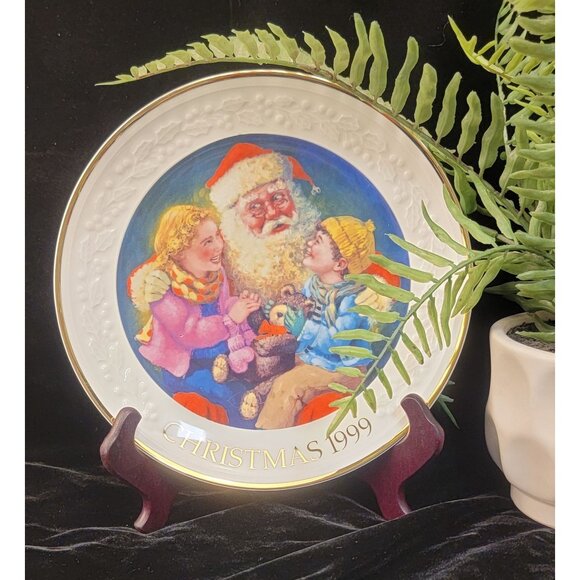 Antique Avon Porcelain Collector's Plate "Santa's Tender Moment" - Picture 10 of 12